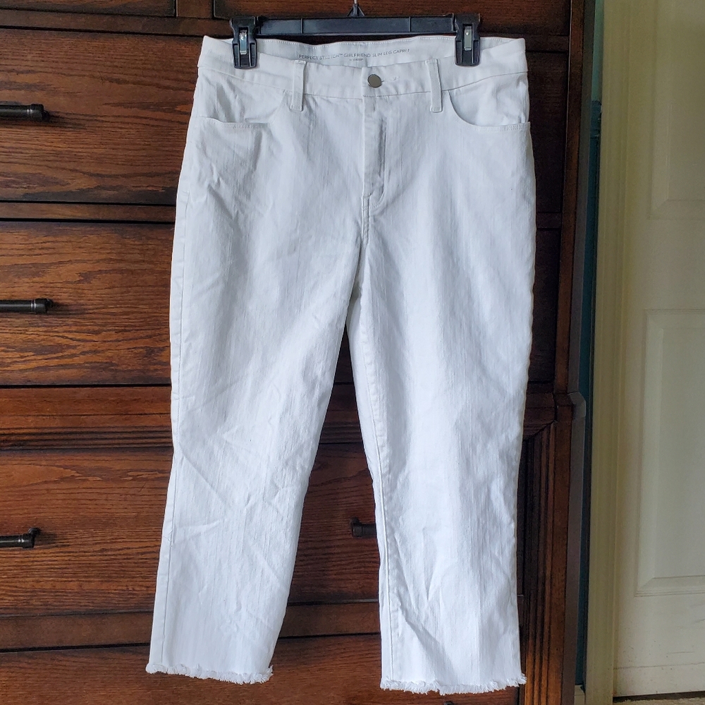 New Chico's Perfect Stretch Girlfriend Slim Leg Capri White Sz 1